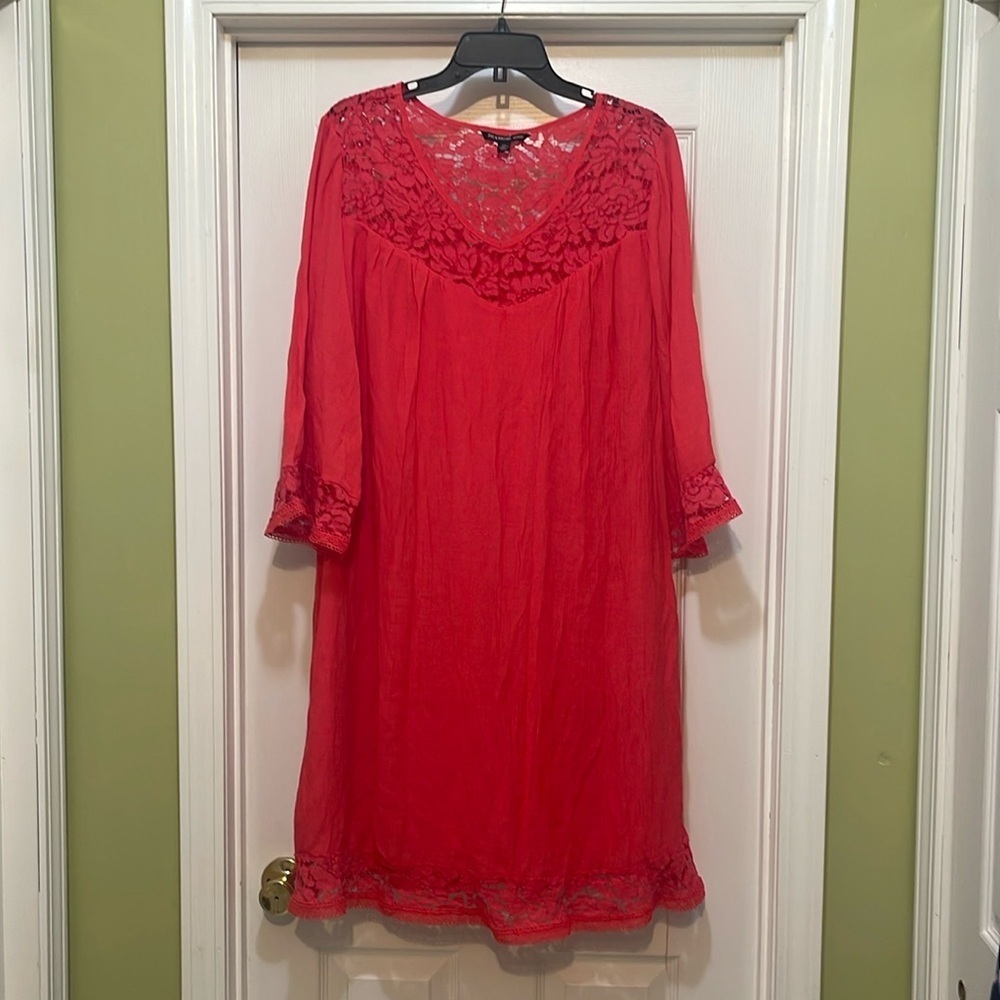 Zac & Rachel - bright coral/red dress - v neck - lace details - size 3X